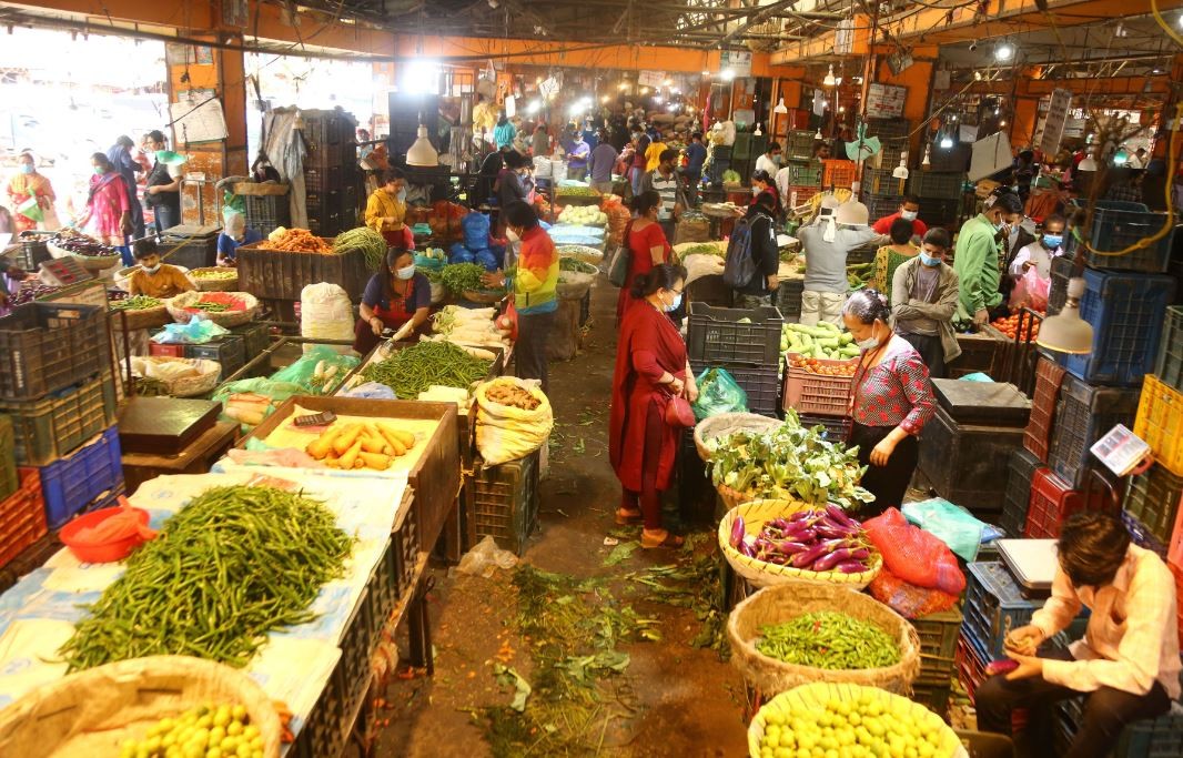 कालीमाटीमा अधिकांश तरकारीको भाउ घट्यो तर बजारमा महँगी कायमै, तरकारी र फलफूलको मूल्यसूची