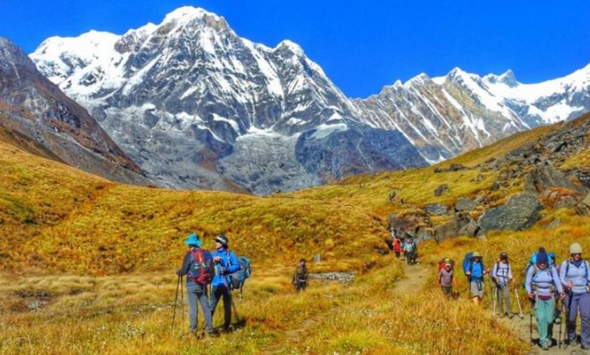 चिसो सकिए लगत्तै अन्नपूर्ण क्षेत्रमा बाक्लियो पर्यटक, एक महिनामा तीस हजारबढी भित्रिए