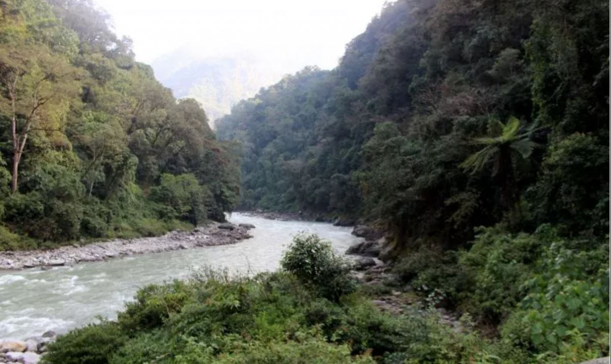 एक खर्ब लगानीमा निर्माण भइरहेको अरुण-३ जलविद्युत् आयोजना निर्माण कहाँ पुग्यो ?