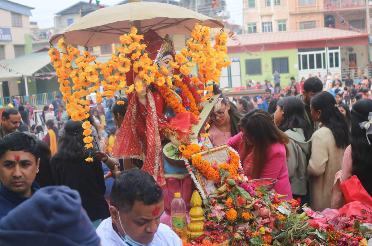 आज यसरी मनाइँदैछ सरस्वती पूजा, हेर्नुस् तस्बिरमा