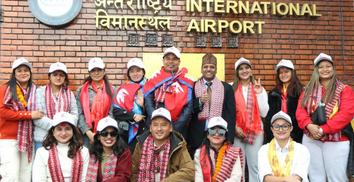 The First Group of Auxiliary Workers Departs for Israel